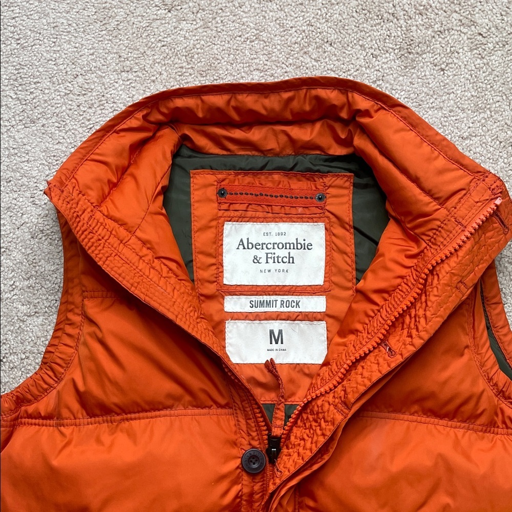 Abercrombie & Fitch Vibrant Orange Puffer Vest - Picture 8 of 10